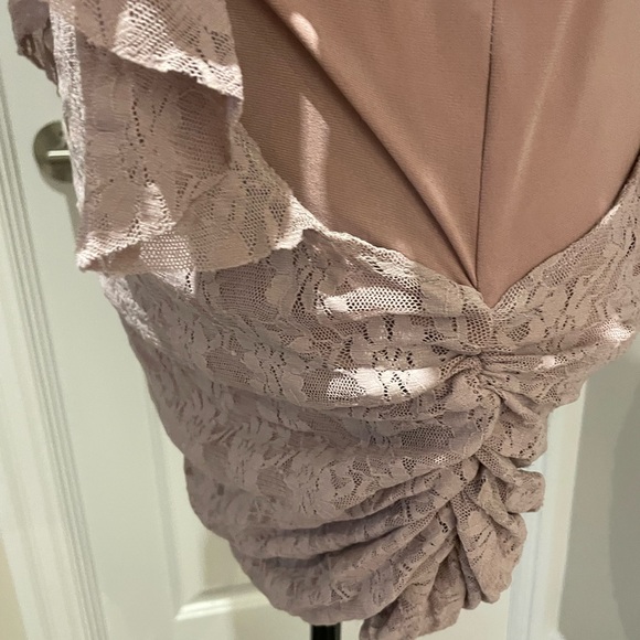 Lace ruffle top - Picture 5 of 8